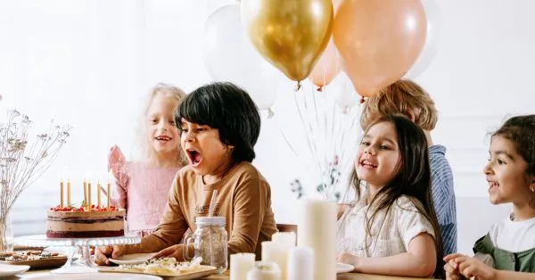 הקסם של גיל חמש: הפעלה ליום הולדת שעובדת בכל מסיבה